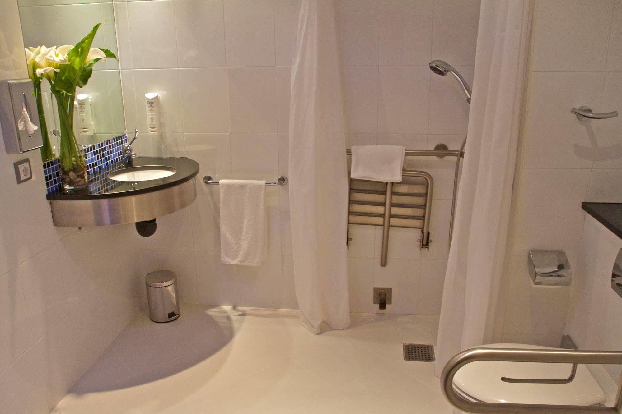Hotel Express Campo De Gibraltar-barrios By Ihg 3*