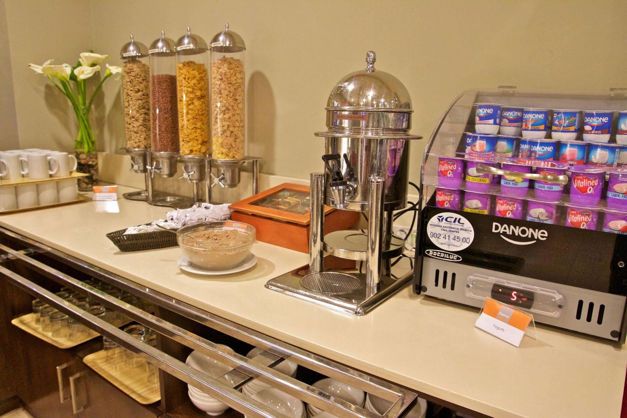 Hotel Express Campo De Gibraltar-barrios By Ihg 3*