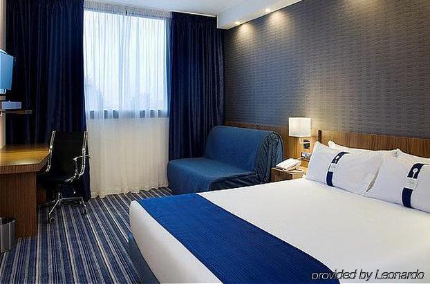 Express Campo De Gibraltar-barrios, An Ihg Los Barrios
