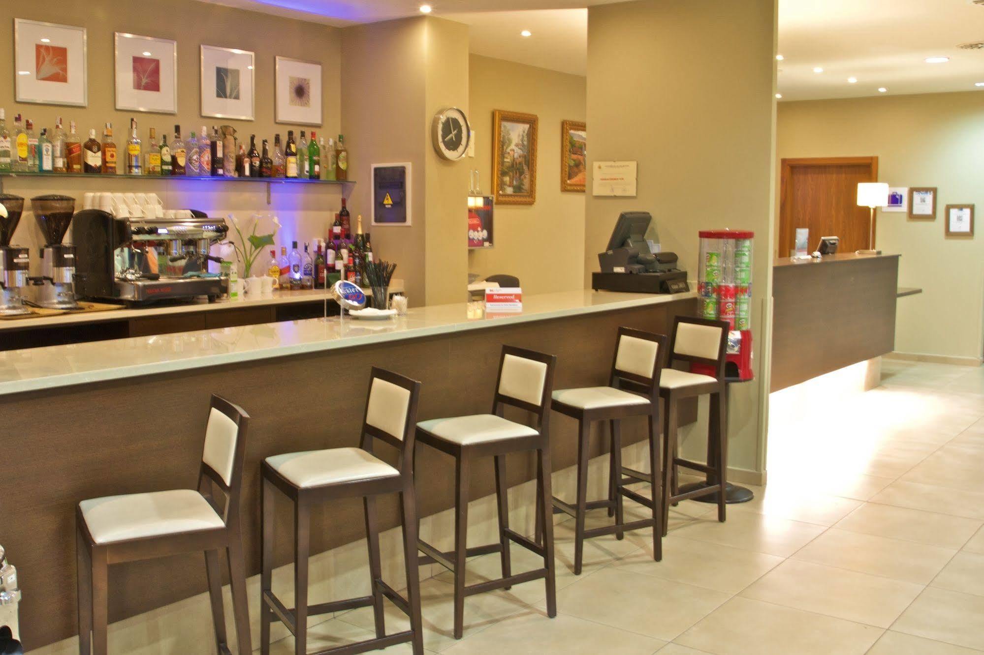 Hotel Express Campo De Gibraltar-barrios, An Ihg