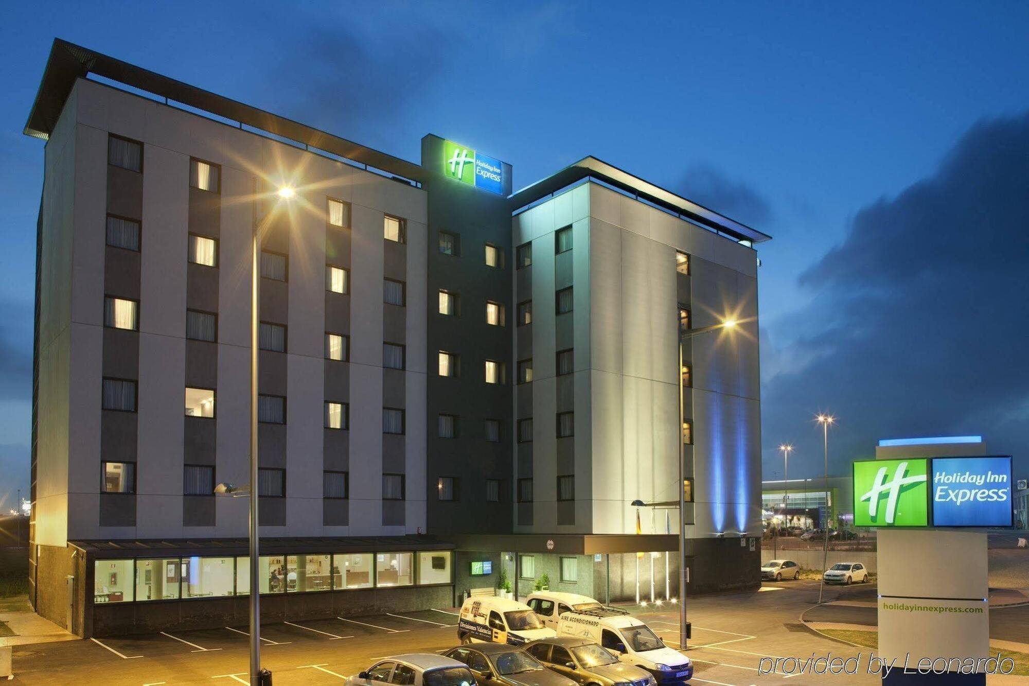 Express Campo De Gibraltar-barrios, An Ihg 3*