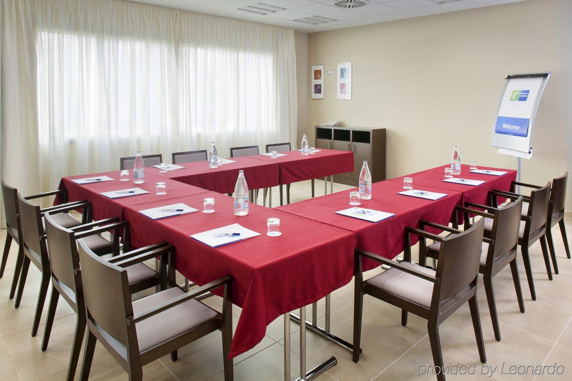 Express Campo De Gibraltar-barrios By Ihg Hotel Los Barrios