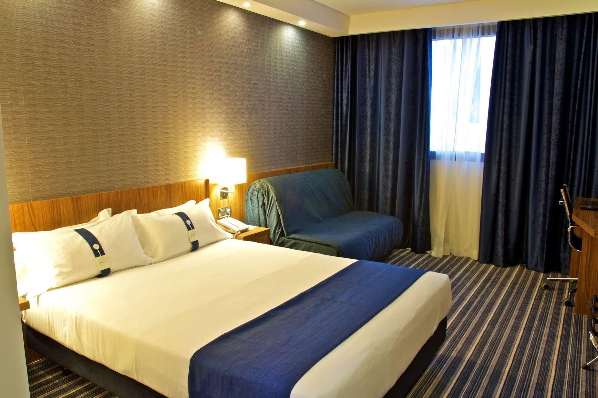 Hotel Express Campo De Gibraltar-barrios By Ihg 3*